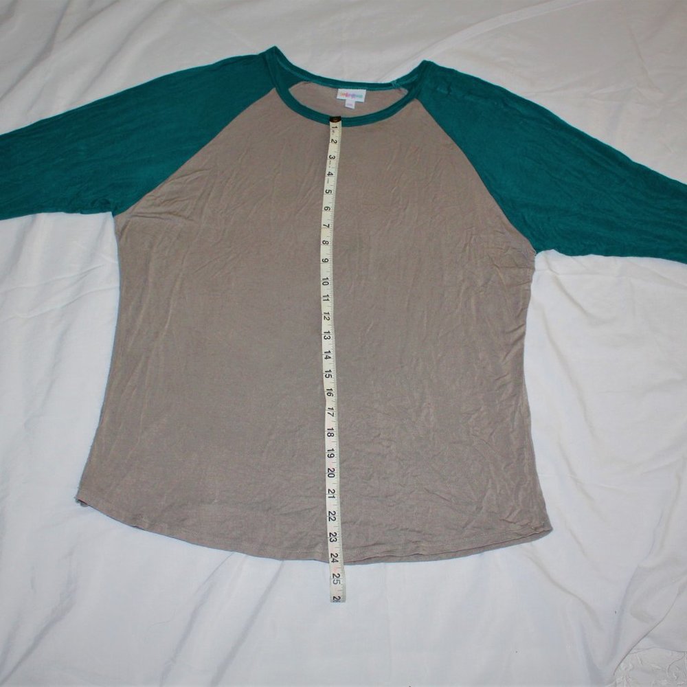 LuLaRoe Randy Tee in Gray and Turquoise - Picture 5 of 6